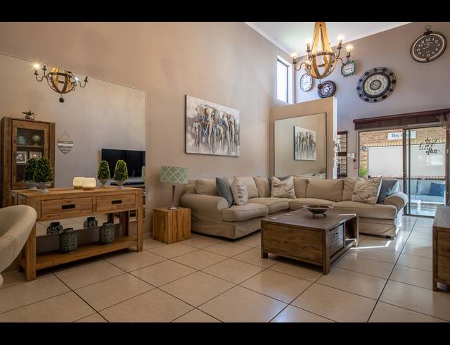 3 BEDROOM TOWNHOUSE SOLD IN NEW MARKET PARK